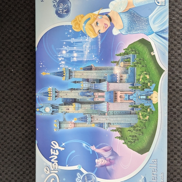 Never opened - Disney Cinderella Castle 3-D puzzle - Picture 3 of 3